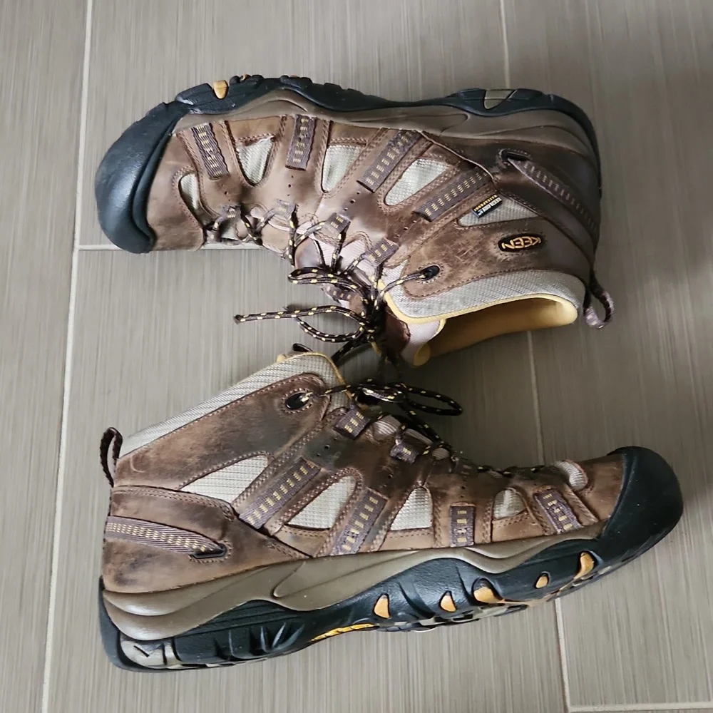 KEEN Siskiyou Mid Waterproof Leather Hiking Boots Sz 13